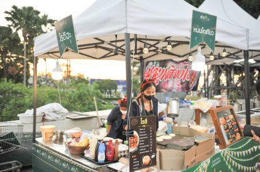 Chonburi Tayland ve 18 Aralık Toremberue 2. Tayland pazarı 18 Aralık 2022 'de turistle merkez plaza chonburi' de.