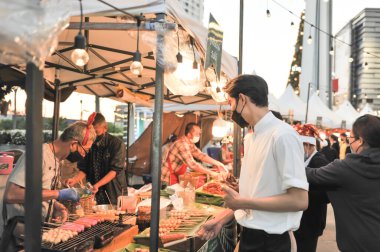 Chonburi Tayland ve 18 Aralık Toremberue 2. Tayland pazarı 18 Aralık 2022 'de turistle merkez plaza chonburi' de.