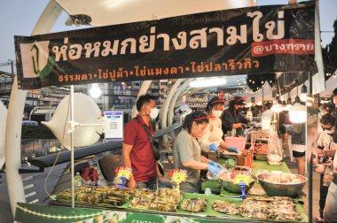 Chonburi Tayland ve 18 Aralık Toremberue 2. Tayland pazarı 18 Aralık 2022 'de turistle merkez plaza chonburi' de.