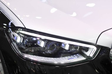 Lider araba ışığı otomobili yakın çekim