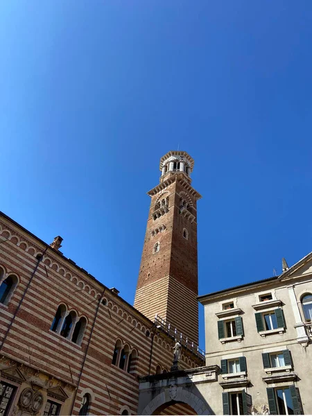 Lenyűgöző Építészet Napfényes Verona Olaszországban — Stock Fotó