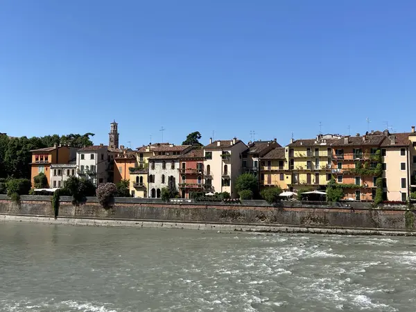 Casas Verona Italia Con Río Adigio Primer Plano — Foto de Stock