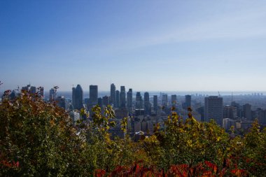 Hindistan yazında güneşli bir günde Montreal 'e bakın
