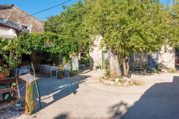 Augustus 2020 Corfu Griekenland Het Pittoreske Plein Met Tavernes Het — Stockfoto