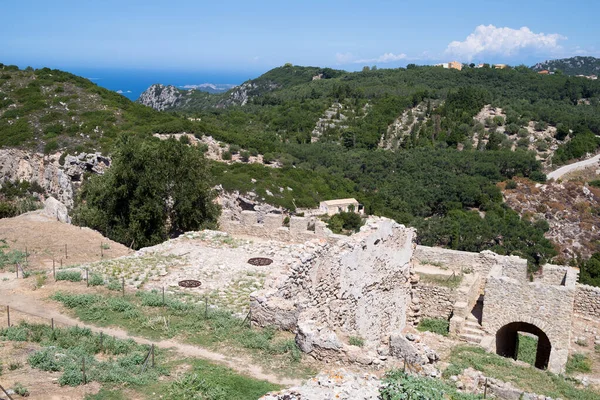 希腊科孚西北部Aggelokastro城堡的院子 — 图库照片