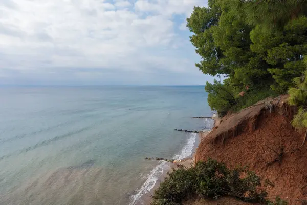 Nikiti köyü, Chalkidiki 'de deniz manzarası çok güzel.