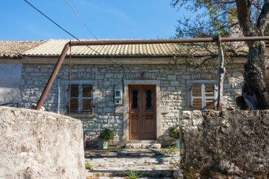 Yunanistan 'ın Othonoi adasındaki Vitsentsiatika köyünde mimarlık