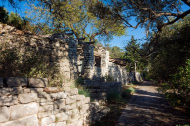 Yunanistan 'ın Othonoi adasındaki Argiratika köyünde mimarlık