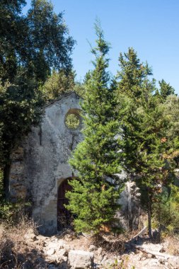 Yunanistan 'ın güneyindeki Ortaçağ Meryem Manastırı' nın kalıntıları.