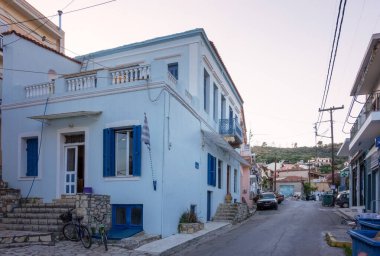 28 Haziran 2024 - Limni, Yunanistan - Yunanistan 'ın Kuzey Evia kentindeki güzel sahil köyü Limni' de