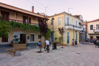 28 Haziran 2024 - Limni, Yunanistan - Yunanistan 'ın Kuzey Evia kentindeki güzel sahil köyü Limni' de