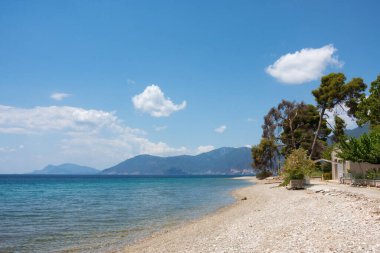 Kuzey Evia, Yunanistan 'da Rovies köyüne yakın deniz manzarası inanılmaz.