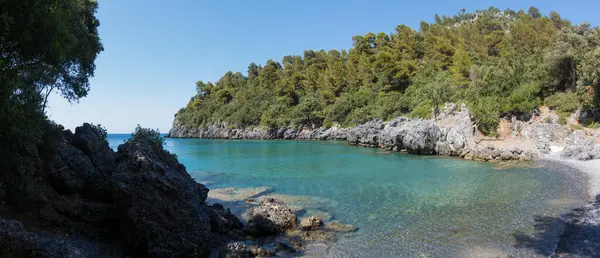 Kuzey Evia, Yunanistan 'da Sarakiniko Körfezi' nde inanılmaz bir manzara. 