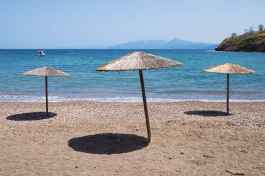 Kuzey Evia, Yunanistan 'daki Achladopotamo plajındaki deniz manzarası inanılmaz.