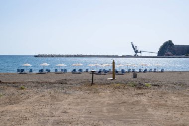 Kimasi plajı ve limanındaki deniz manzarası, Kuzey Evia, Yunanistan