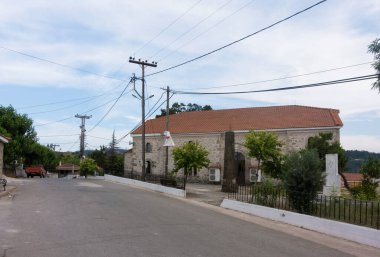 24 Haziran 2024 - Kuzey Evia, Yunanistan - Yunanistan 'ın Kuzey Evia kentindeki Agdines köyündeki Aziz John Kilisesi