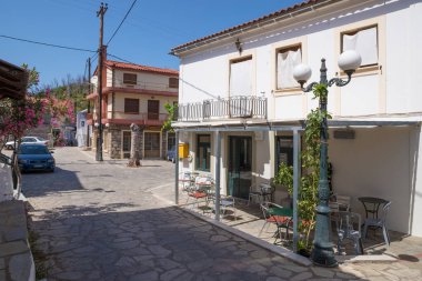 26 Haziran 2024 - Kuzey Evia, Yunanistan - Yunanistan 'ın güzel Achladi köyü, Kuzey Evia, Yunanistan