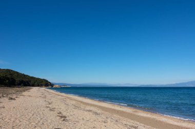 Yunanistan 'ın Chalkidiki kentinde Olympiada köyü yakınlarındaki deniz manzarası çok güzel.