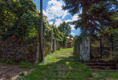Yunanistan 'ın Ioannina kentindeki güzel Greveniti köyünün mimarisi.