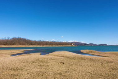 Yunanistan 'ın Karditsa kentindeki yapay Plastira Gölü çevresindeki muhteşem manzara
