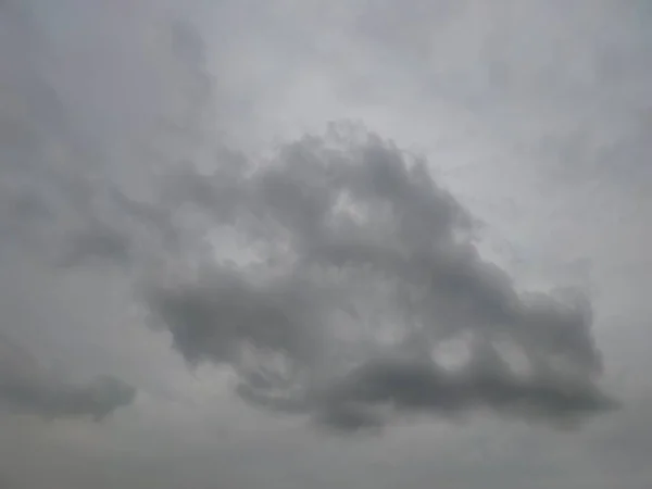 Ciemne Warstwy Magicznych Chmur Niebie — Zdjęcie stockowe