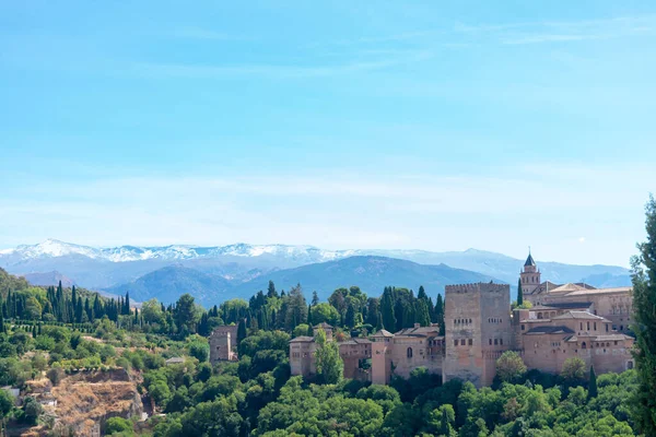 Endülüs, İspanya 'daki Granada' daki Alhambra manzarası. Avrupa. 1 Ekim 2022