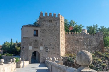 Alcntara Köprüsü. Toledo, üç kültürün şehri: Hristiyan, Müslüman ve Yahudi. İspanya. Avrupa.