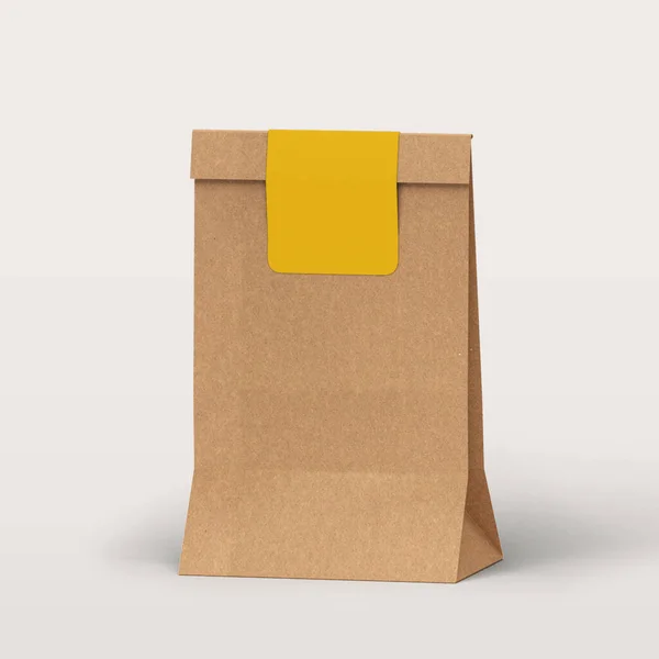Beyaz Arka Planda Sarı Etiketli Kahverengi Eko Çanta — Stok fotoğraf