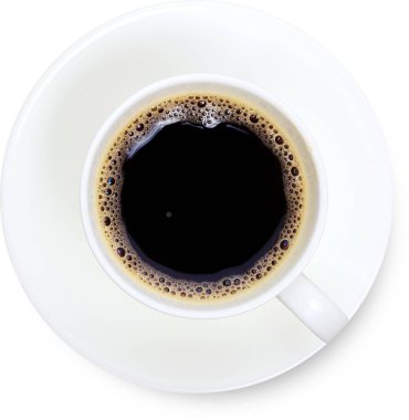 Sıcak kahve içeceği, içki konseptine uygun küçük tabakta yakın görüntü..