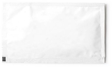 Gerçekçi beyaz bez krem paketi şeffaf arkaplanda izole edildi. Sahne projeleri için uygun element.