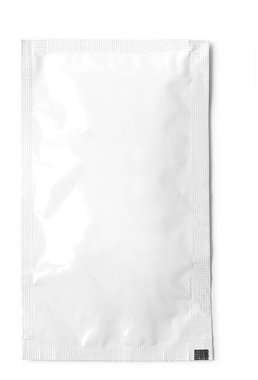 Gerçekçi beyaz bez krem paketi şeffaf arkaplanda izole edildi. Sahne projeleri için uygun element.