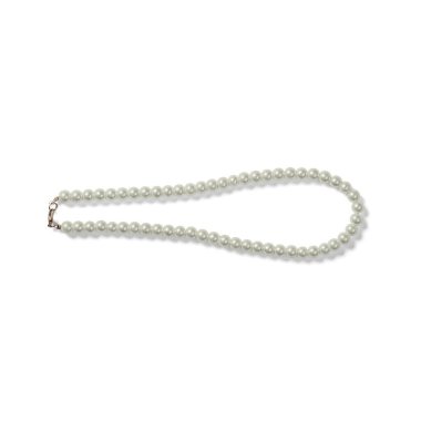 Sade arka planda izole edilmiş gerçekçi inci bilezik..