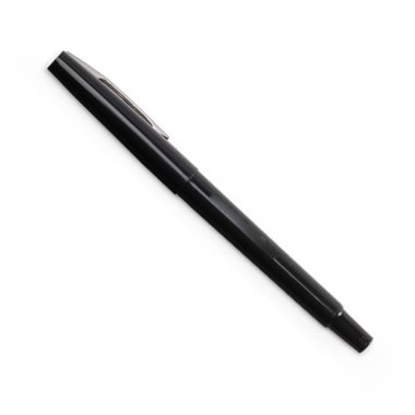 Basit arka planda izole edilmiş çeşitli basit kalem koleksiyon elemanları tasarımı için uygundur.