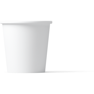 Tipik olarak içecek ya da atıştırmalık servis etmek için kullanılan sade beyaz bir kağıt bardak..