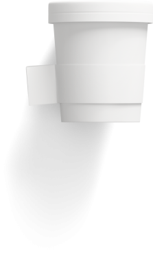 Sıcak içecekler için tasarlanmış kollu, sade beyaz bir kahve fincanı..