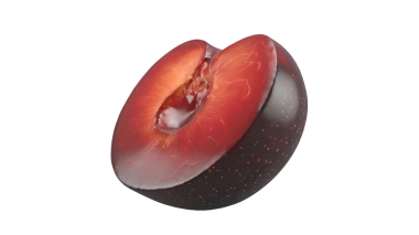 Olgun bir eriğin canlı renklerini ve sulu iç yüzünü gösteren bir kesit..