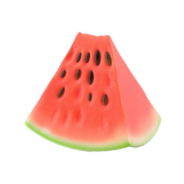 Canlı bir karpuz dilimi sulu kırmızı et ve siyah tohumlarını sergiliyor. Yaz içeceği için mükemmel..