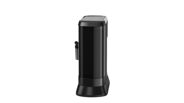 Meşrubat yapmak için tasarlanmış parlak siyah bir alet..