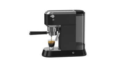 Kahve demleyen, modern tasarım ve işlevsellik sergileyen gösterişli bir espresso makinesi..