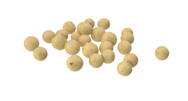 Küçük, yuvarlak, bej toplar koleksiyonu, muhtemelen el sanatları veya eğitim amaçlı çeşitli uygulamalar için kullanılıyor..
