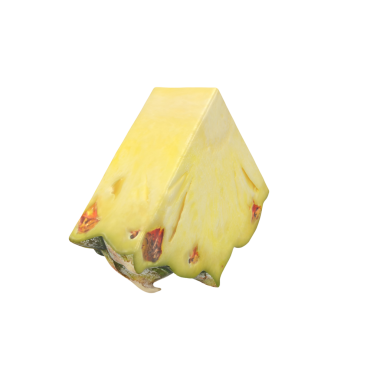 Taze ananasın üç köşeli bir parçası canlı sarı derisini ve dokulu dış görünüşünü sergiliyor..