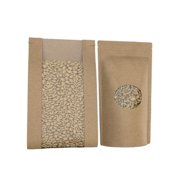 İki paket çiğ kahve çekirdeği. Birinde şeffaf pencere var..