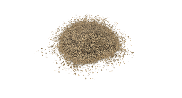 İnce öğütülmüş bir karabiber yığını. Genellikle çeşitli yemeklerde lezzeti arttırmak için baharat olarak kullanılır..