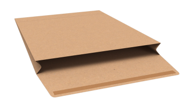 Belge depolama ve taşıma için tasarlanmış basit bir kahverengi zarf.