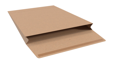 Belgeleri güvenli bir şekilde postalamak için tasarlanmış kahverengi bir karton zarf..