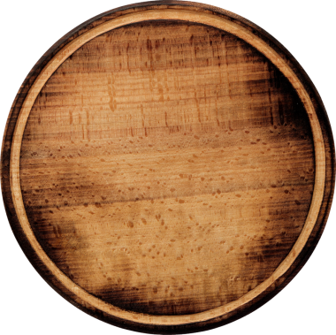 Yuvarlak ahşap tabakta pürüzsüz, doğal bir ahşap kaplama sergileniyor. Yemek veya dekoratif sergi için ideal..