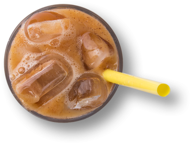 Buzlu ve sarı pipetli ferahlatıcı bir içecek. Sıcak bir günde serinlemek için birebirdir..