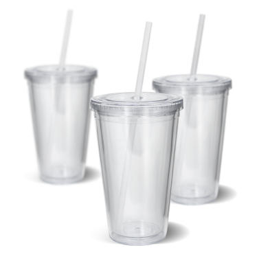Kamışlı üç temiz plastik bardak, içecekler için ideal..