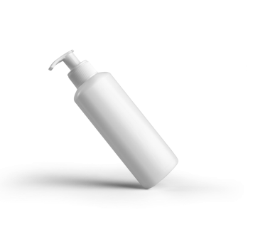 Pürüzsüz bir yüzey üzerine eğilmiş beyaz bir pompa şişesi, muhtemelen kişisel bakım veya hijyen için sıvı ürün içerdiğini gösterir..