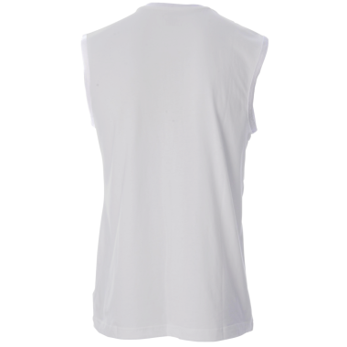 Arkadan görünen, sıradan giysilere ve atletik aktivitelere uygun, sade beyaz kolsuz bir gömlek..